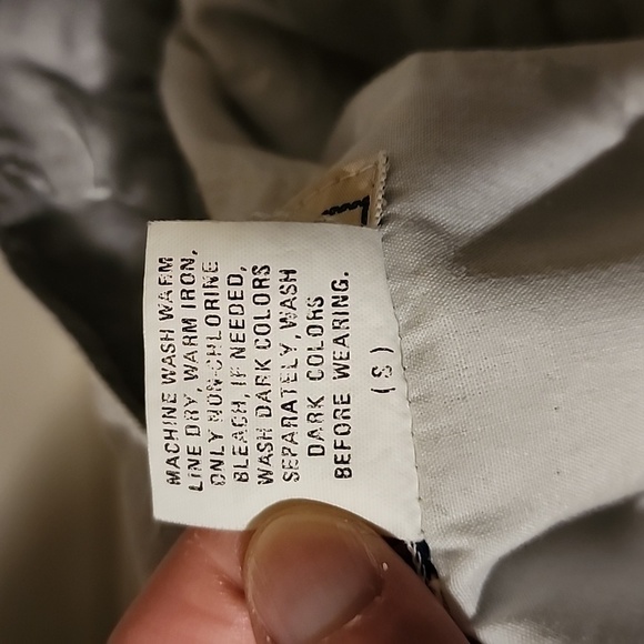 L.L. BEAN KHAKI SHORTS, men's size 35 preppy! Classic - Picture 3 of 6